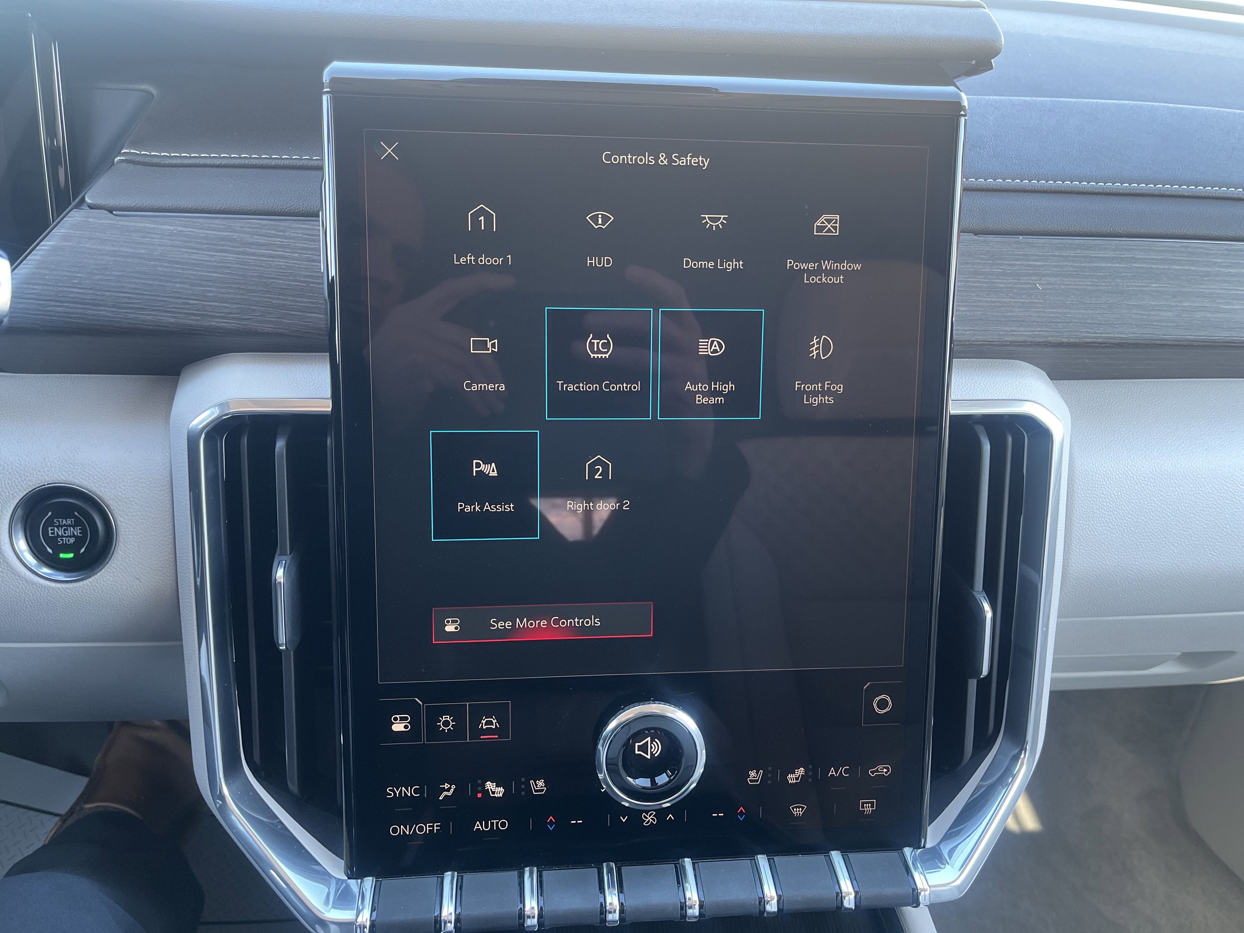 Used 2025 GMC Acadia Denali image 30