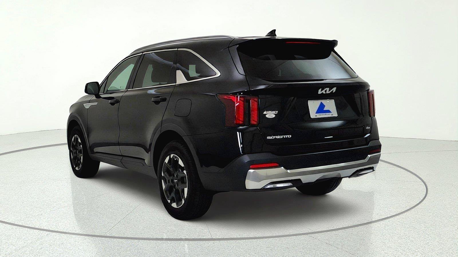 Used 2025 Kia Sorento S AWD/4WD image 9