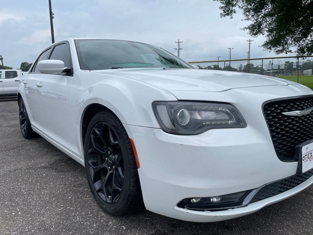 Used 2019 Chrysler 300 S RWD image 14