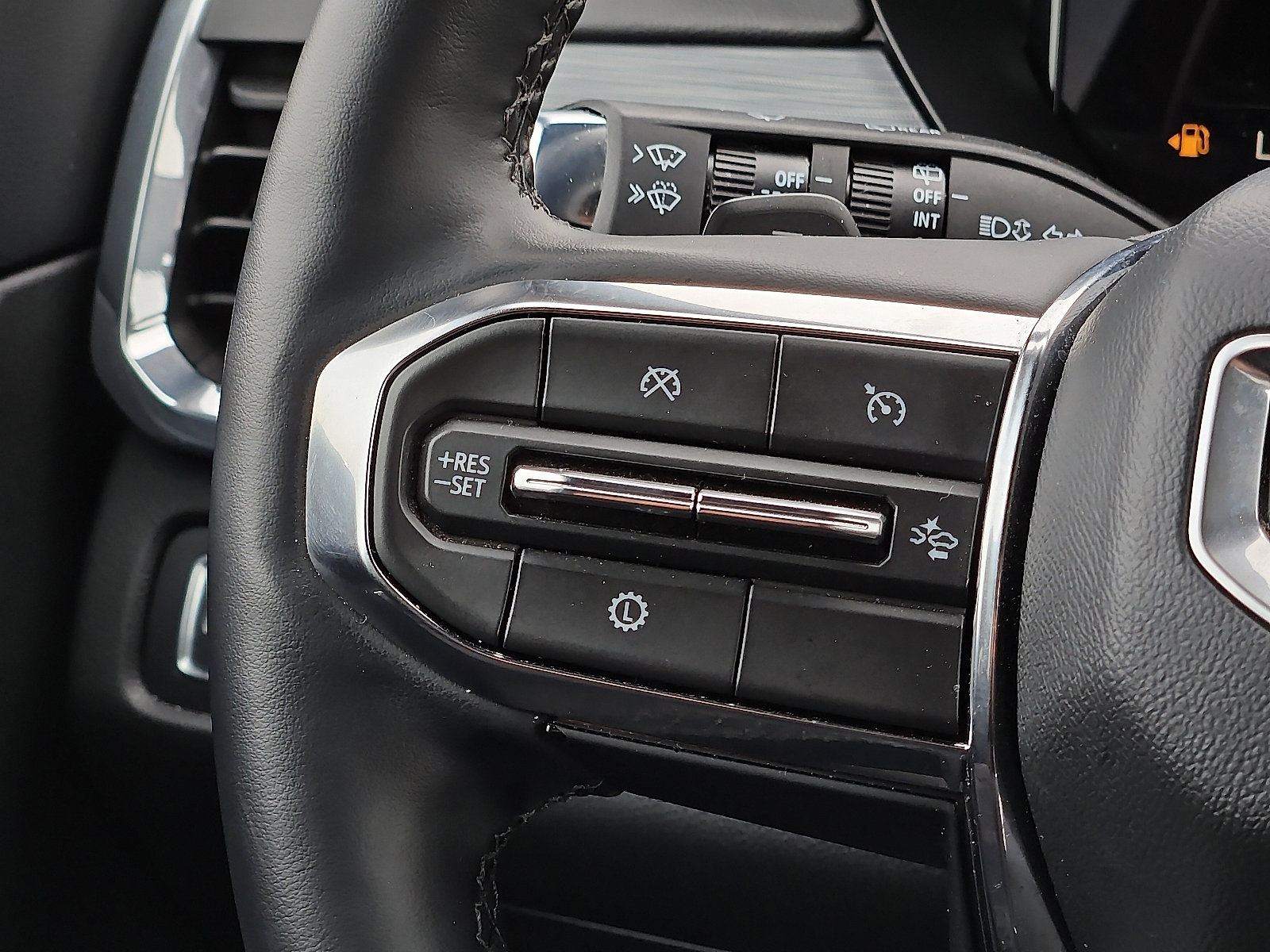 Certified 2025 GMC Acadia Elevation image 21