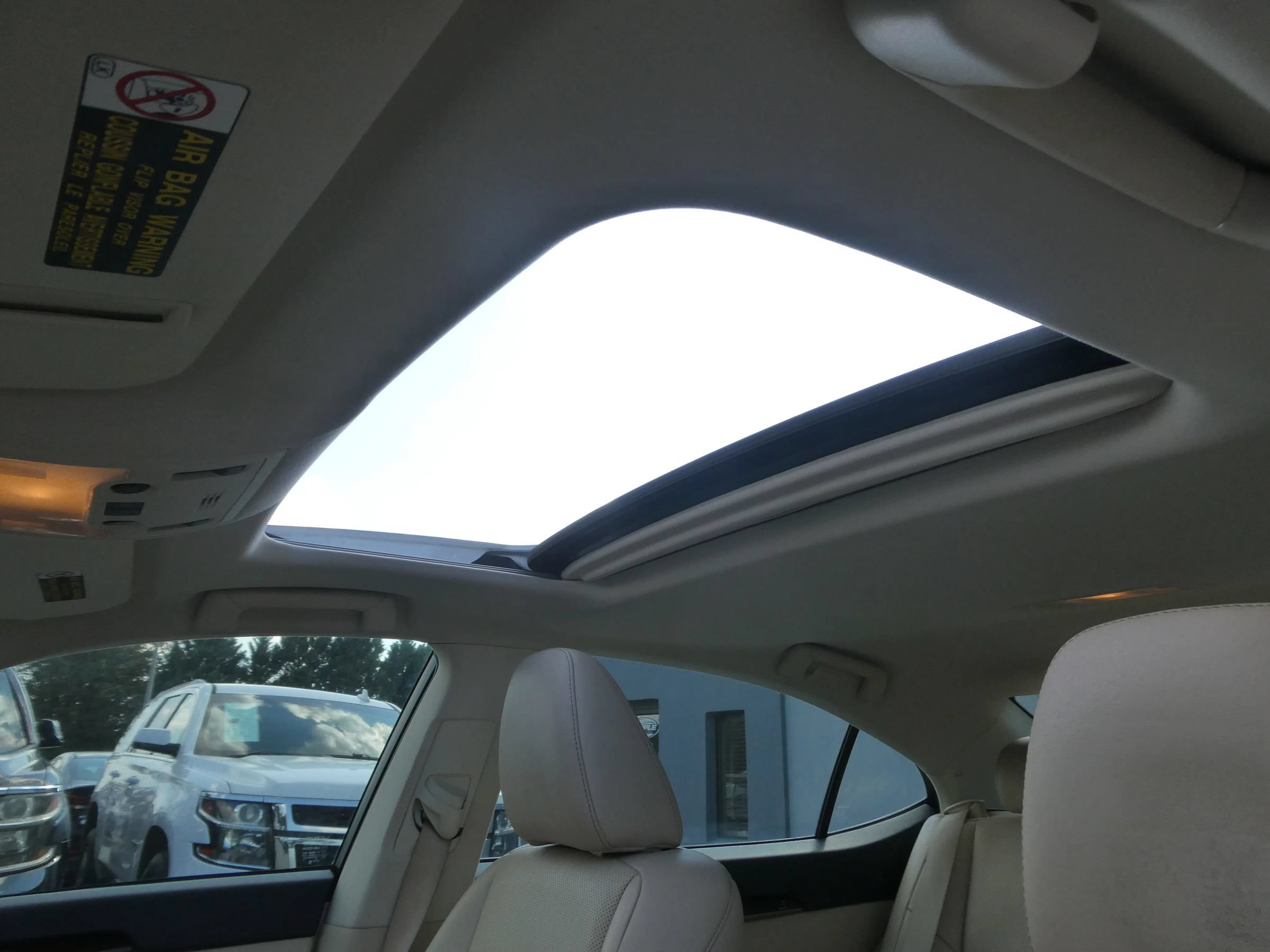 Used 2014 Lexus ES 350 w/ Luxury Package FWD image 11