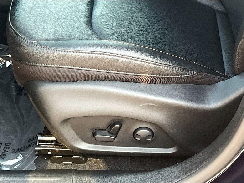 Used 2024 Jeep Compass Limited image 18