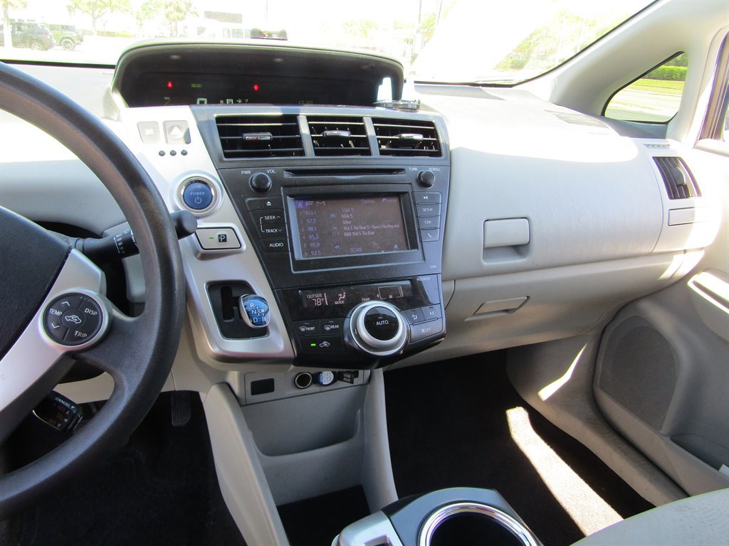 Used 2014 Toyota Prius V Two FWD image 10