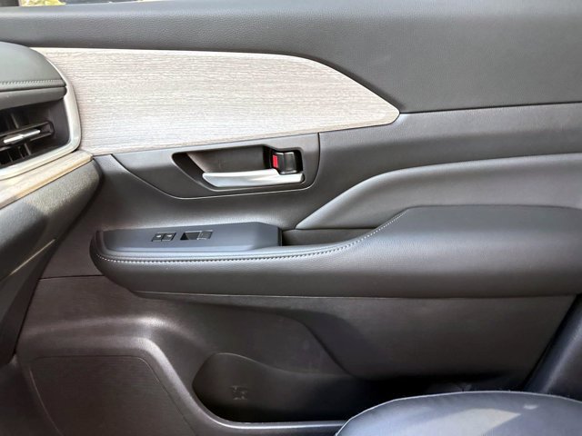 Used 2025 Toyota Grand Highlander AWD image 26
