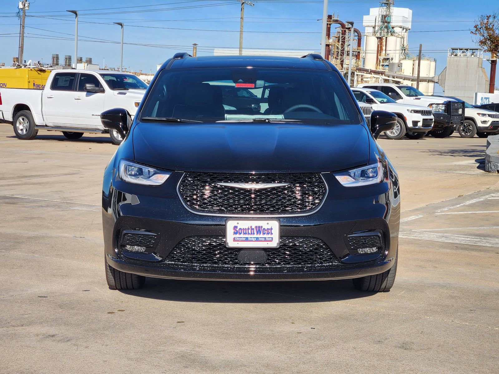 New 2026 Chrysler Pacifica Limited image 6