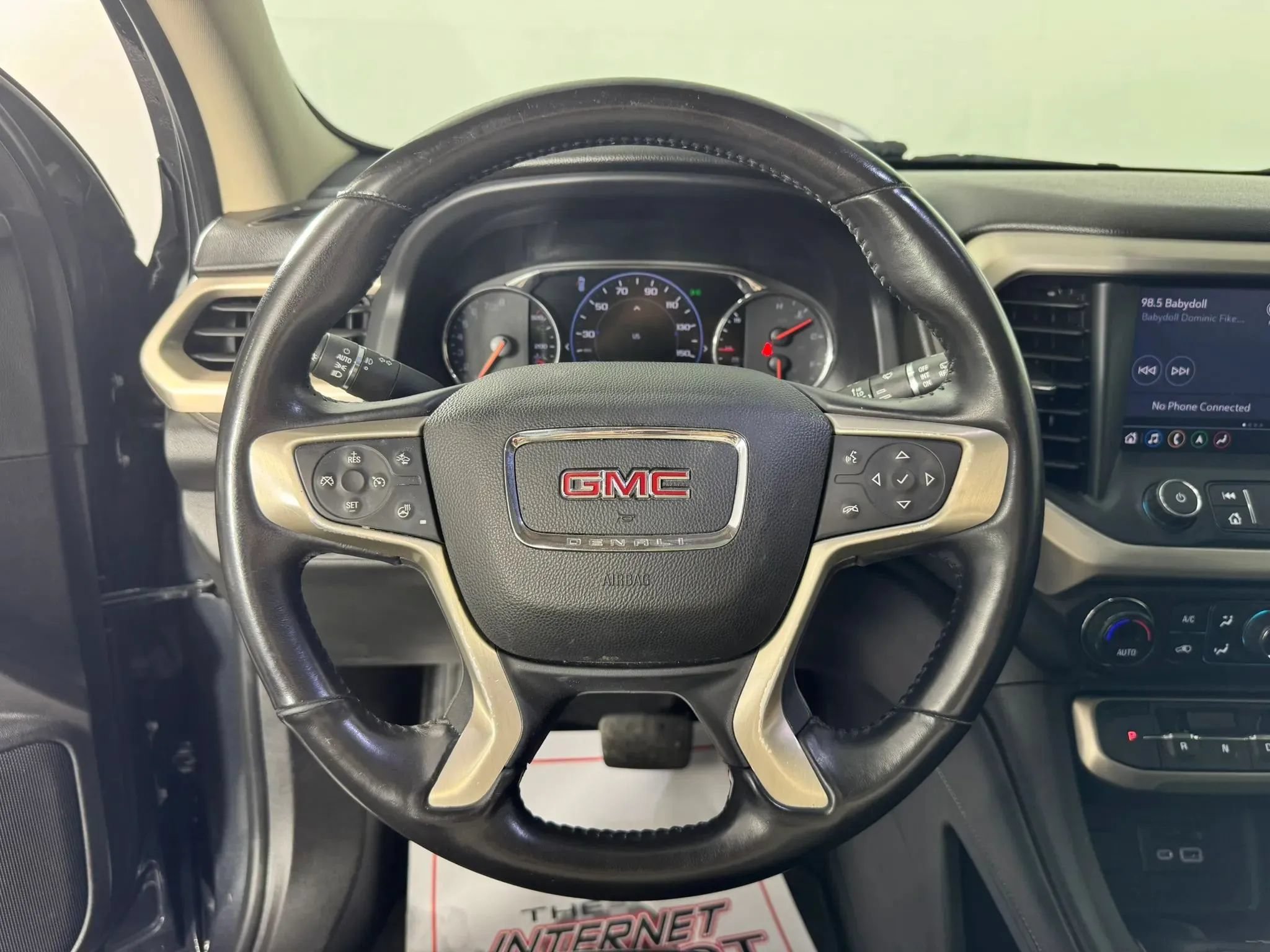 Used 2021 GMC Acadia Denali w/ Denali Ultimate Package AWD/4WD image 13
