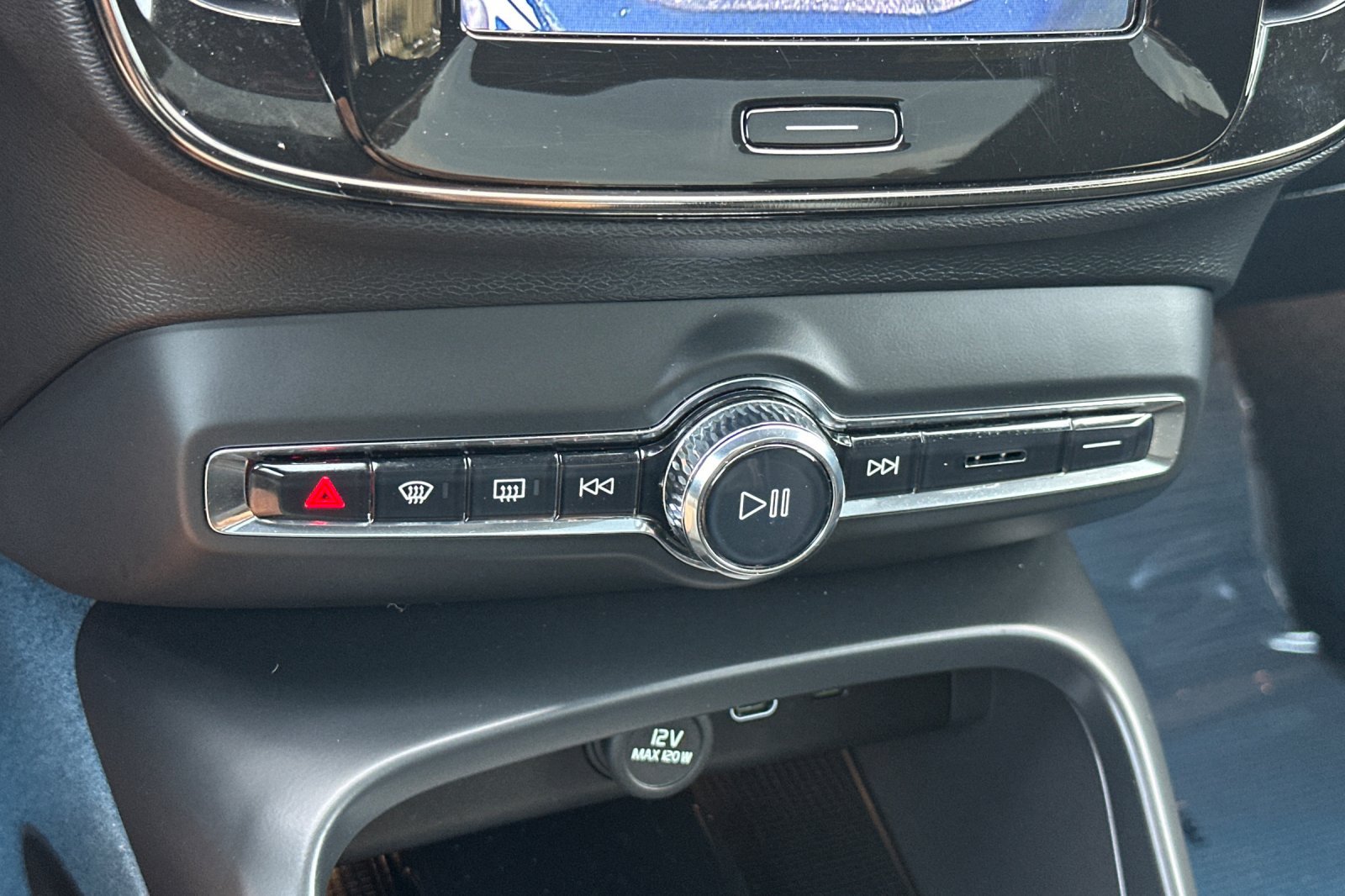 Certified 2023 Volvo C40 P8 Recharge Plus AWD/4WD image 24