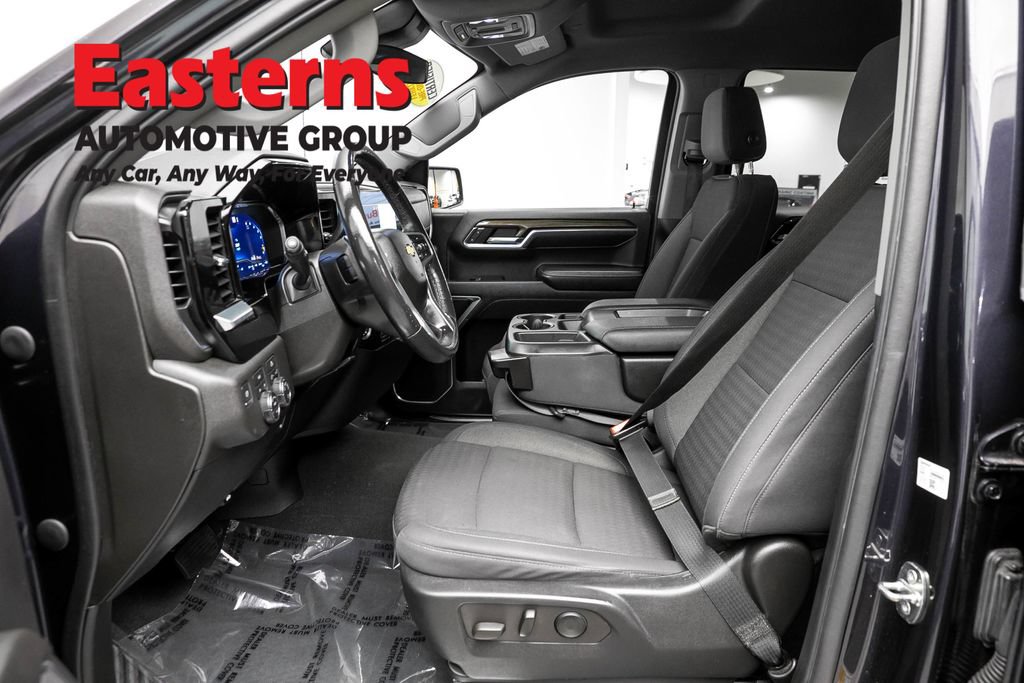 Used 2022 Chevrolet Silverado 1500 LT w/ Convenience Package II AWD/4WD image 14