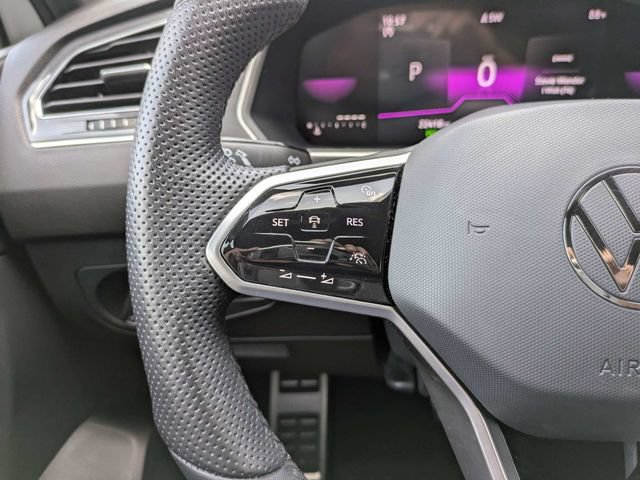 Certified 2023 Volkswagen Tiguan SE R-Line FWD image 28