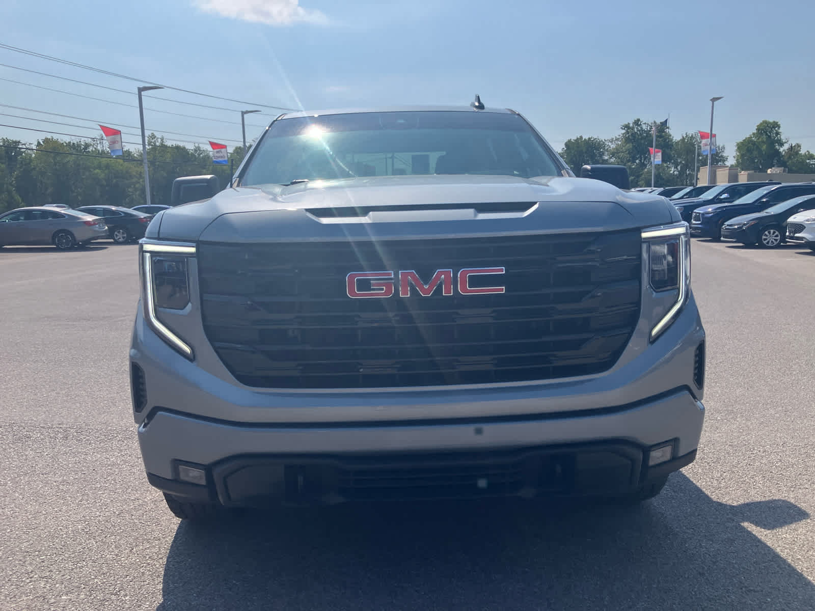 Used 2025 GMC Sierra 1500 Elevation AWD/4WD image 2