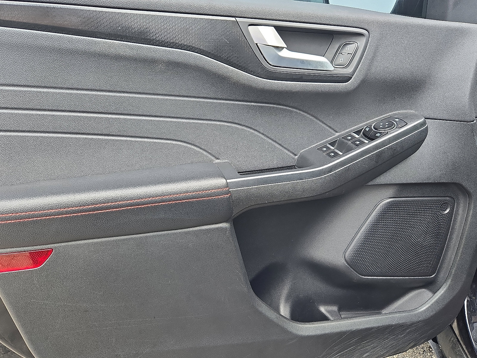 Used 2022 Ford Escape SEL w/ SEL Stealth AWD Package image 12