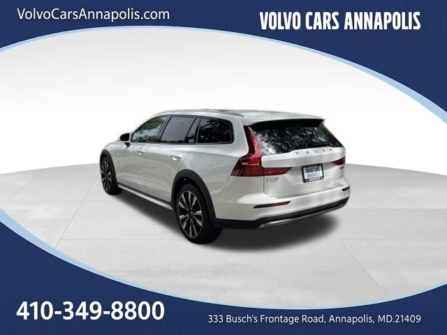 Certified 2025 Volvo V60 B5 Cross Country Ultra AWD/4WD image 6