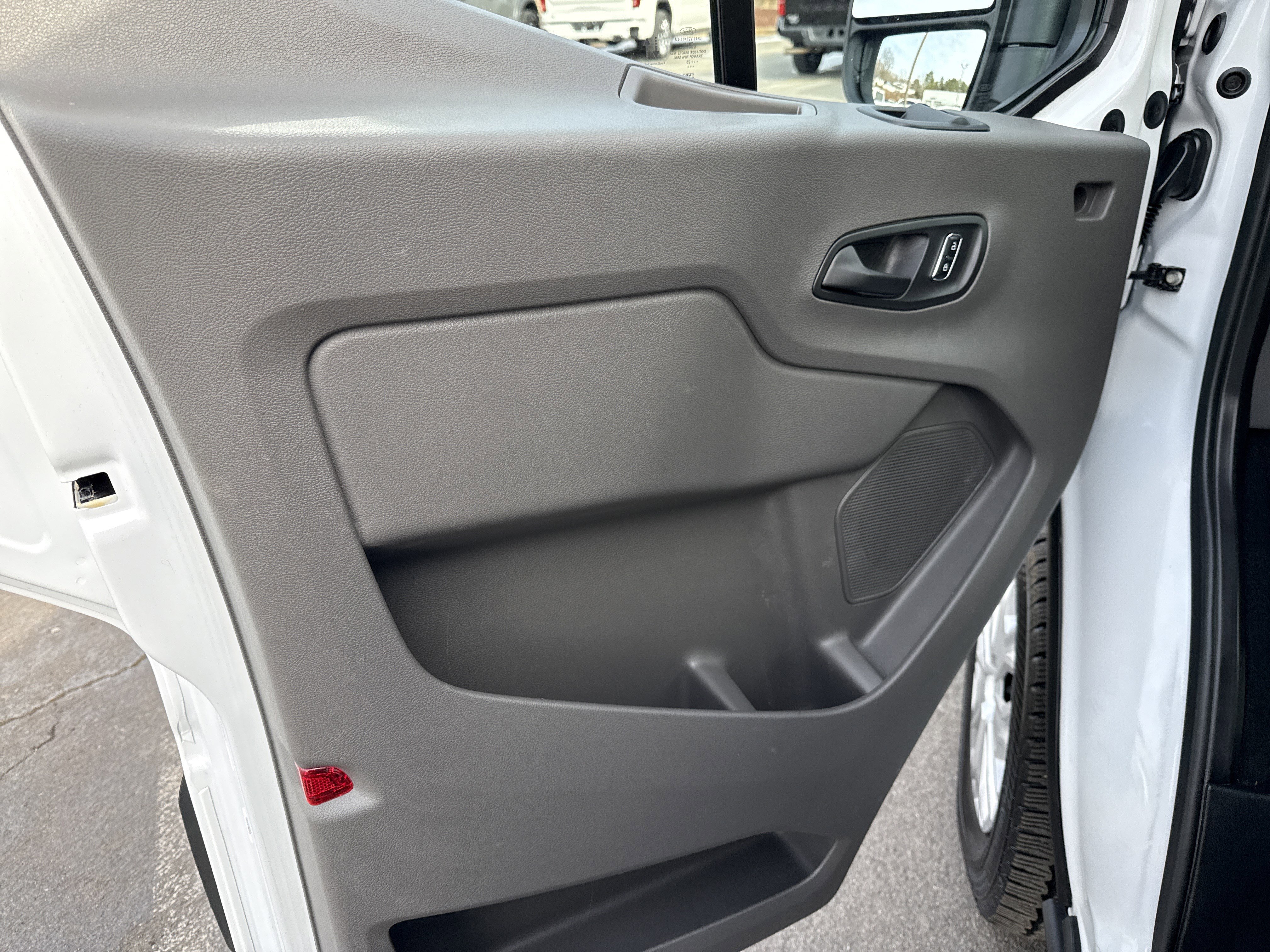 Used 2025 Ford Transit 350 XLT image 11