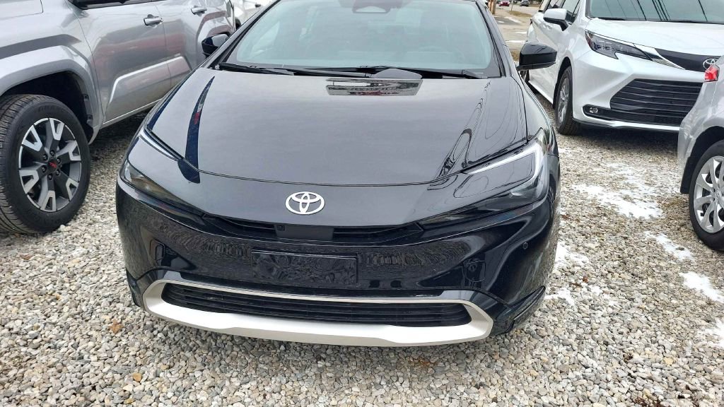 Used 2026 Toyota Prius Plug-In Hybrid image 1