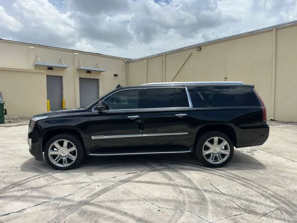 Used 2019 Cadillac Escalade ESV Luxury RWD image 8