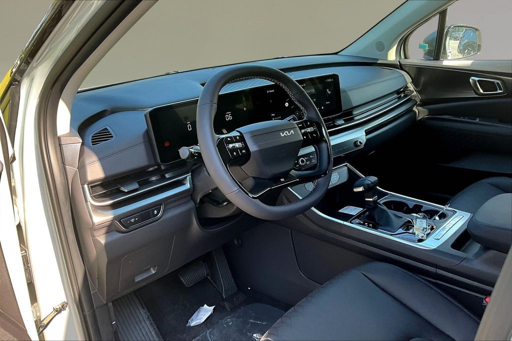 New 2027 Kia Carnival EX FWD image 7