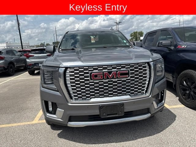 Used 2022 GMC Yukon XL Denali w/ Denali Premium Package AWD/4WD image 4