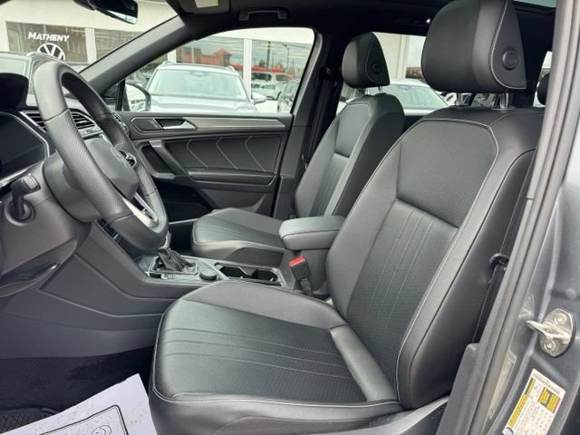 Certified 2024 Volkswagen Tiguan SE R-Line AWD/4WD image 12
