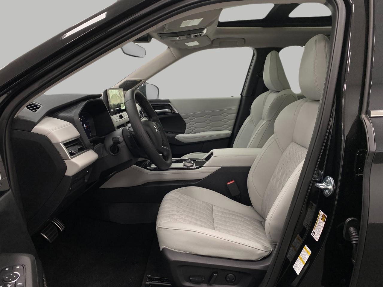 New 2025 Mitsubishi Outlander SEL image 31