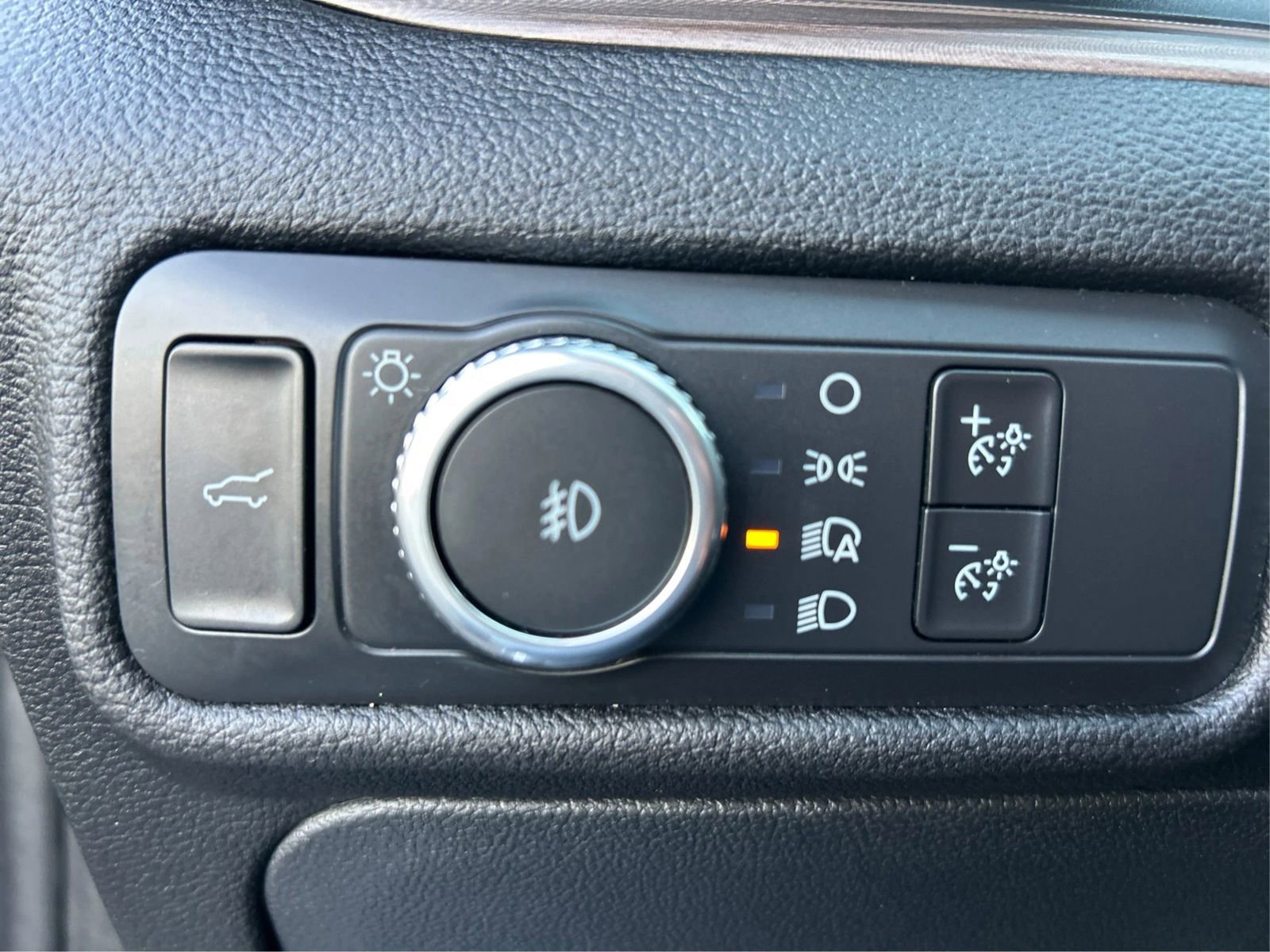 Used 2021 Ford Explorer Limited w/ Equipment Group 301A image 18