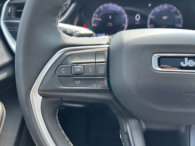 Used 2024 Jeep Grand Cherokee Altitude AWD/4WD image 30