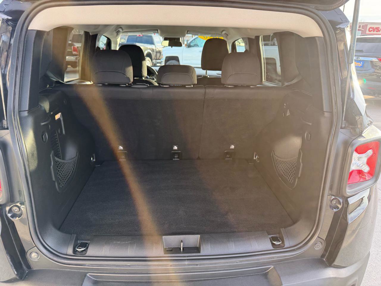 Used 2020 Jeep Renegade Latitude image 19