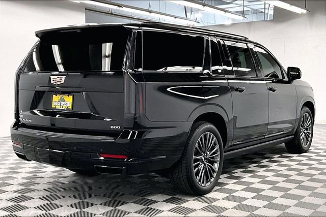 Used 2025 Cadillac Escalade ESV Sport Platinum AWD/4WD image 14
