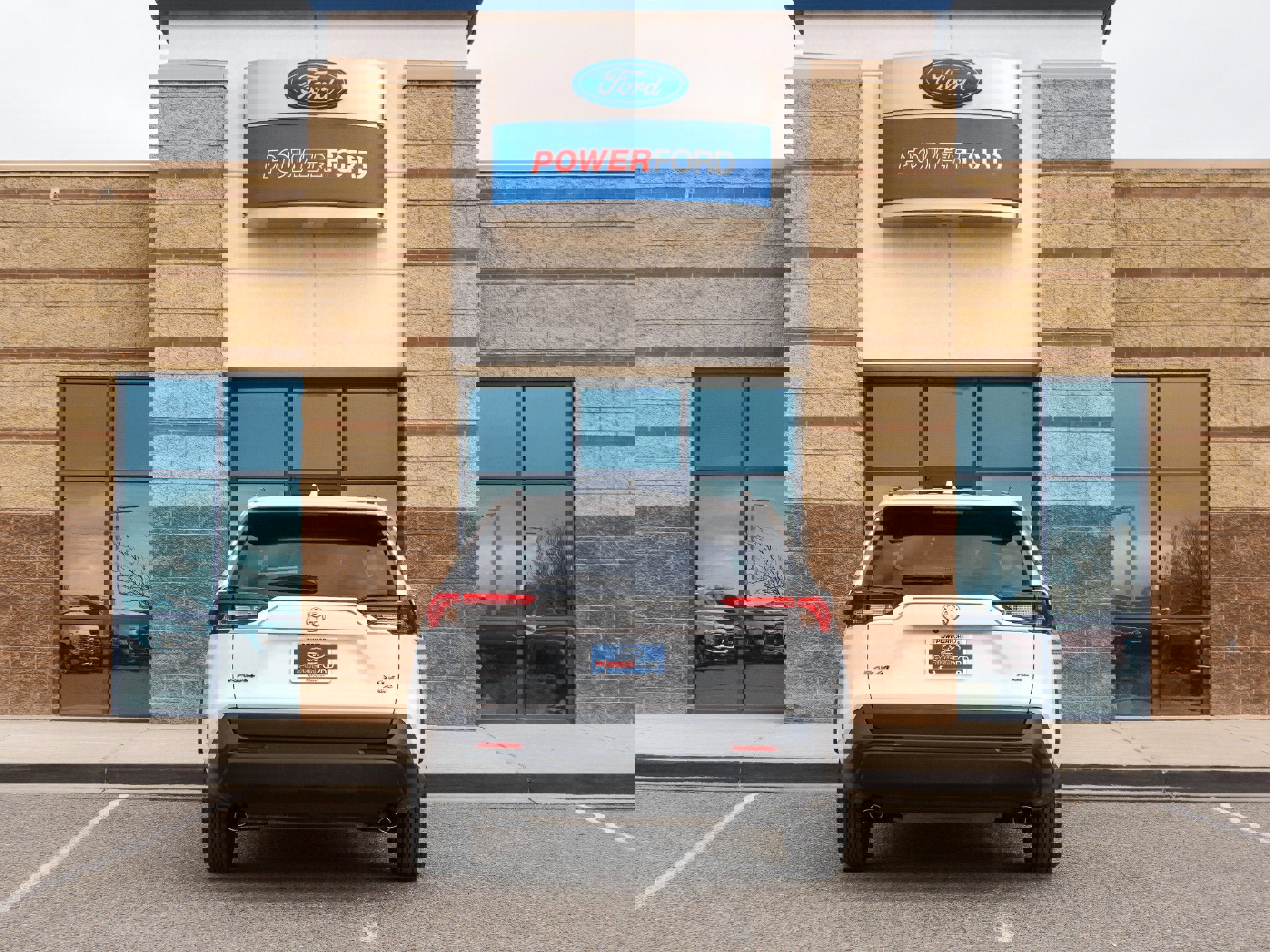 Used 2024 Toyota RAV4 XLE image 7