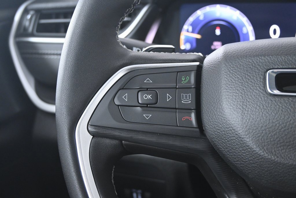 New 2025 Jeep Grand Cherokee Altitude image 33