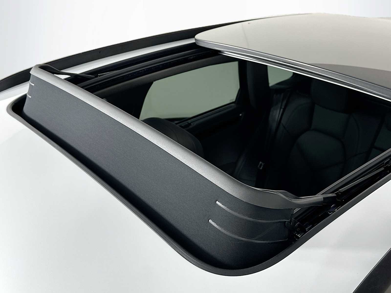 New 2026 Porsche Macan AWD/4WD image 22