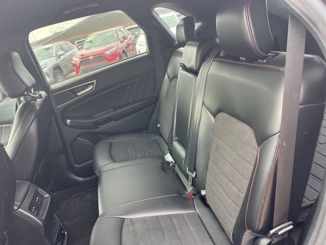 Used 2022 Ford Edge ST-Line image 9