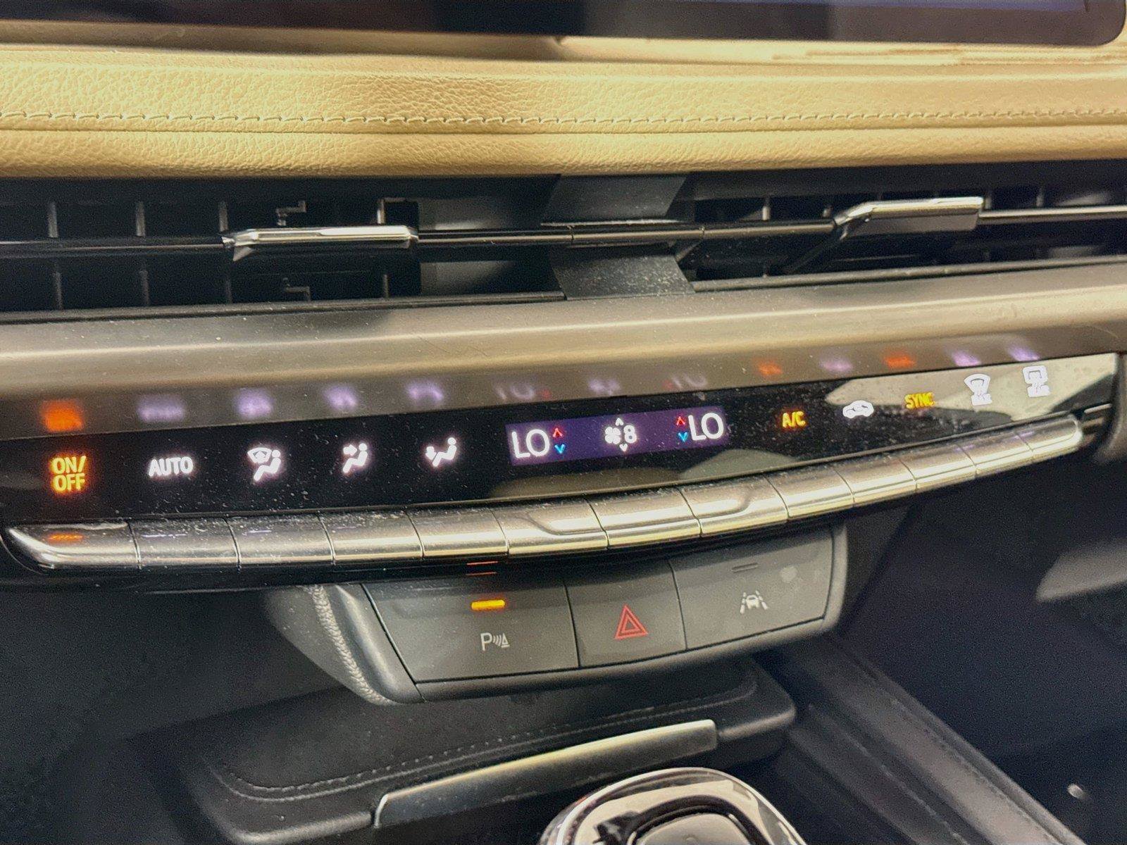 Used 2025 Cadillac XT4 Premium Luxury FWD image 24