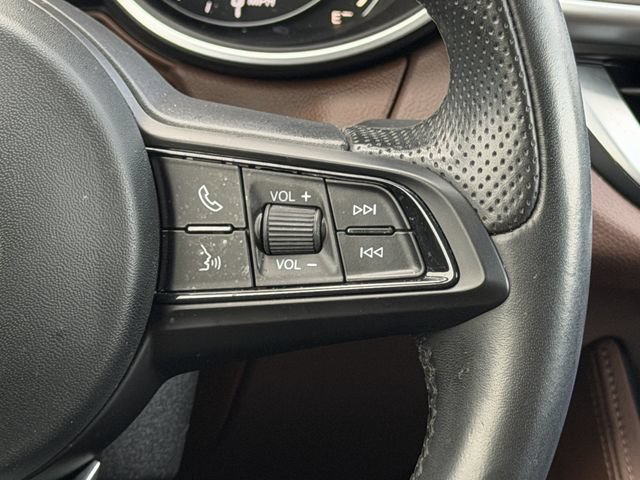 Used 2021 Alfa Romeo Stelvio Ti w/ Premium Package AWD/4WD image 17