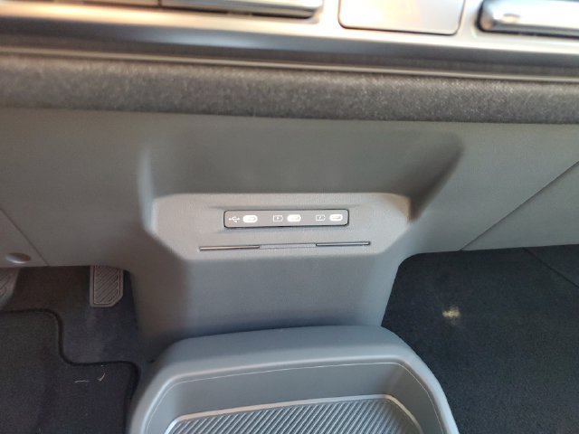 New 2027 Kia EV3 Wind FWD image 33