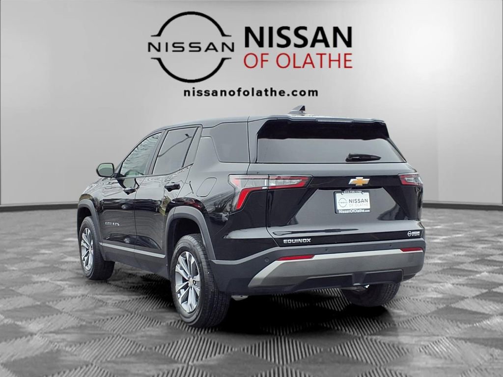 Used 2025 Chevrolet Equinox LT image 3