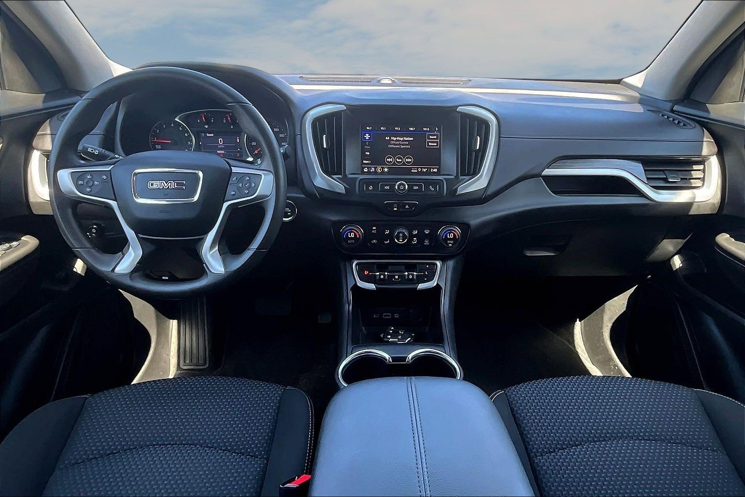 Used 2022 GMC Terrain SLE w/ Driver Convenience Package FWD image 7