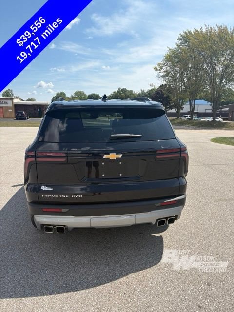 Used 2025 Chevrolet Traverse LT w/ Driver Confidence Package AWD/4WD image 5