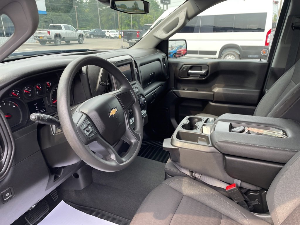 Used 2023 Chevrolet Silverado 1500 Custom w/ LPO, Dark Essentials Package image 5