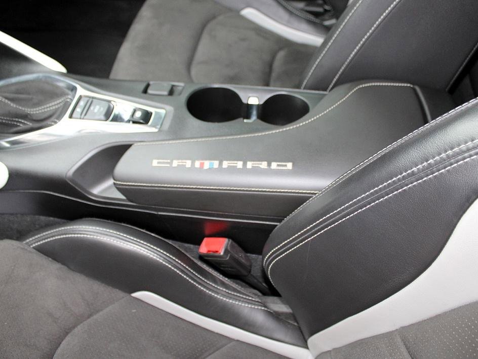 Used 2019 Chevrolet Camaro SS image 35