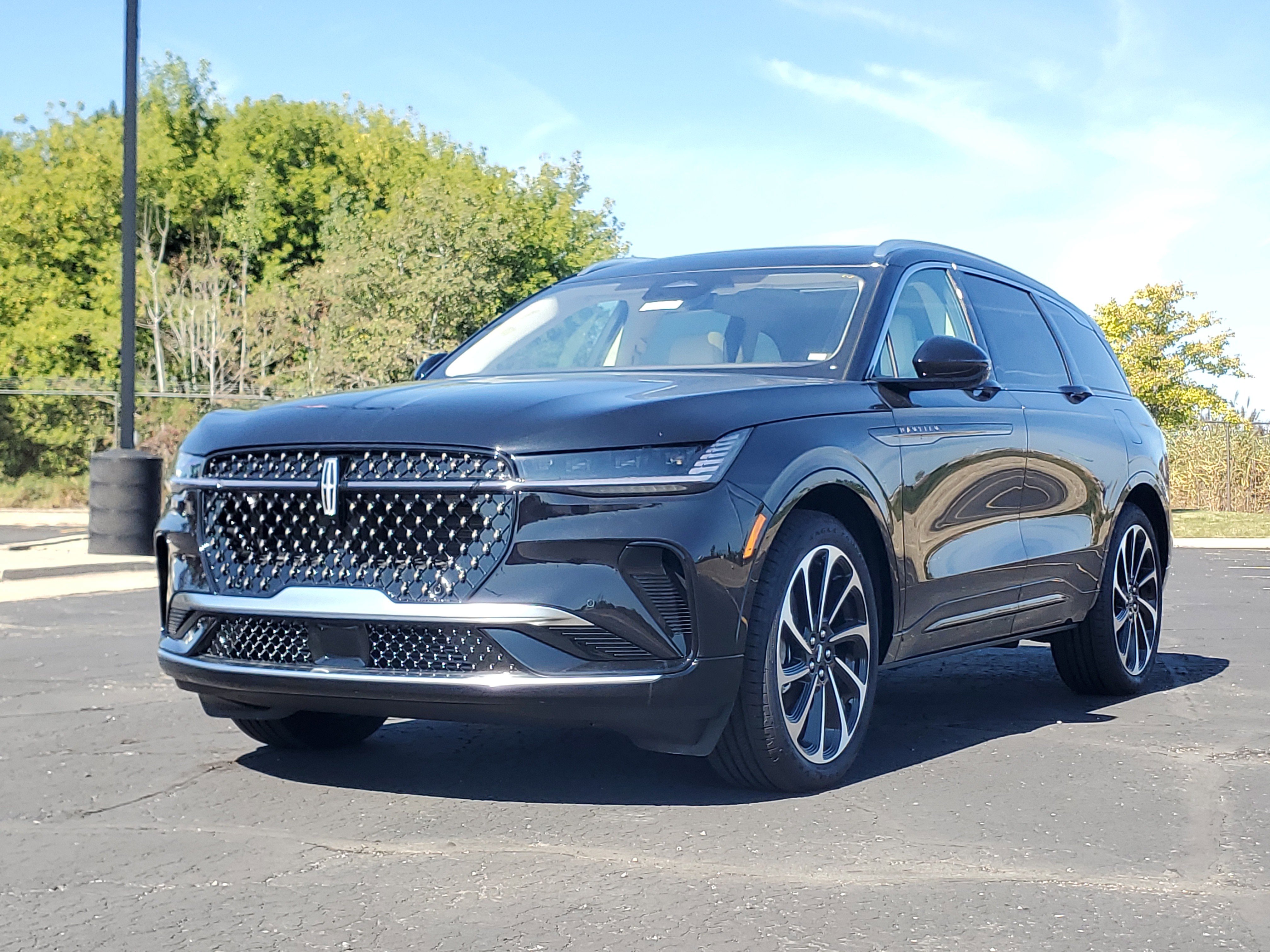 New 2025 Lincoln Nautilus Black Label image 2