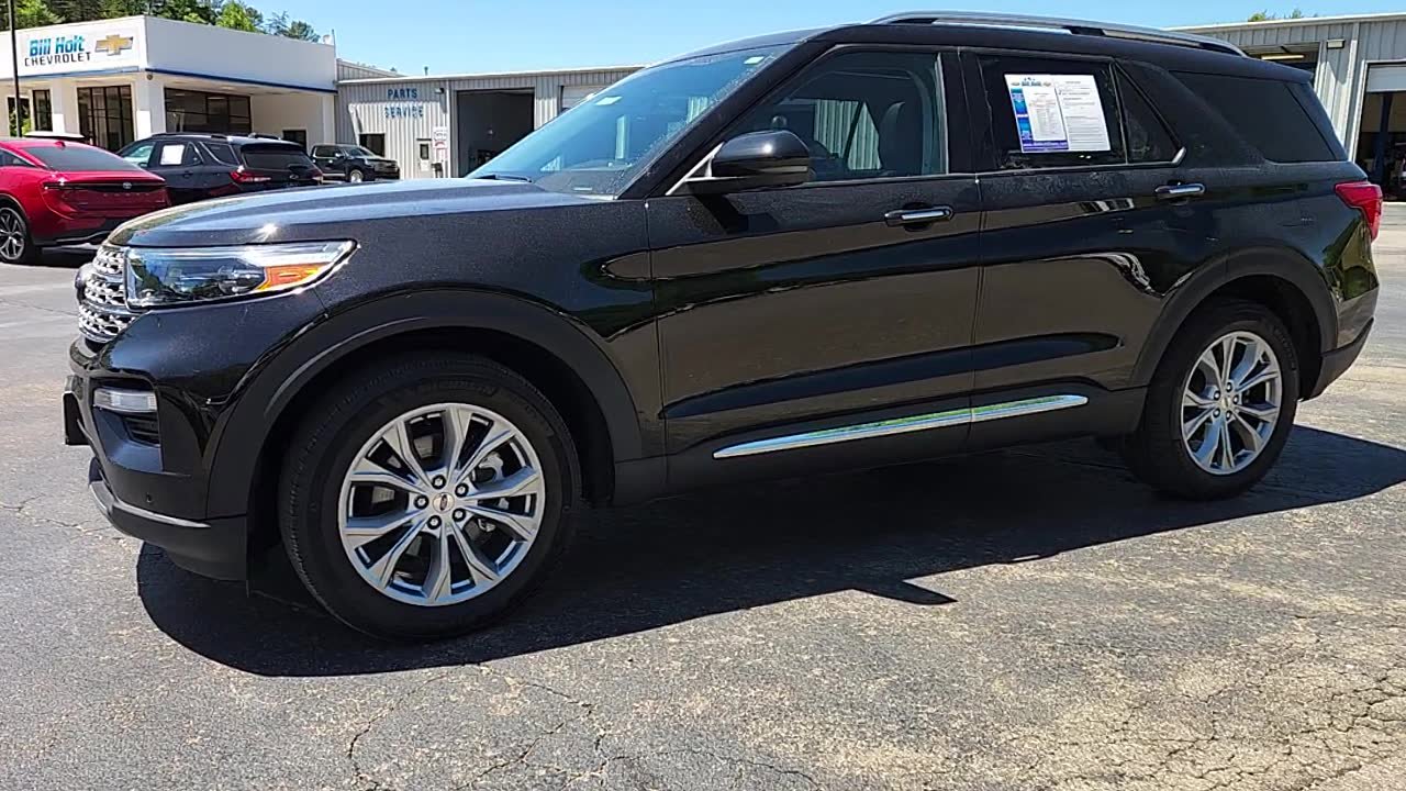 Used 2023 Ford Explorer Limited w/ Limited Technology Package AWD/4WD image 3