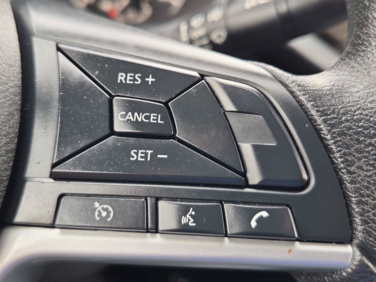 Used 2025 Nissan Altima 2.5 SV FWD image 21