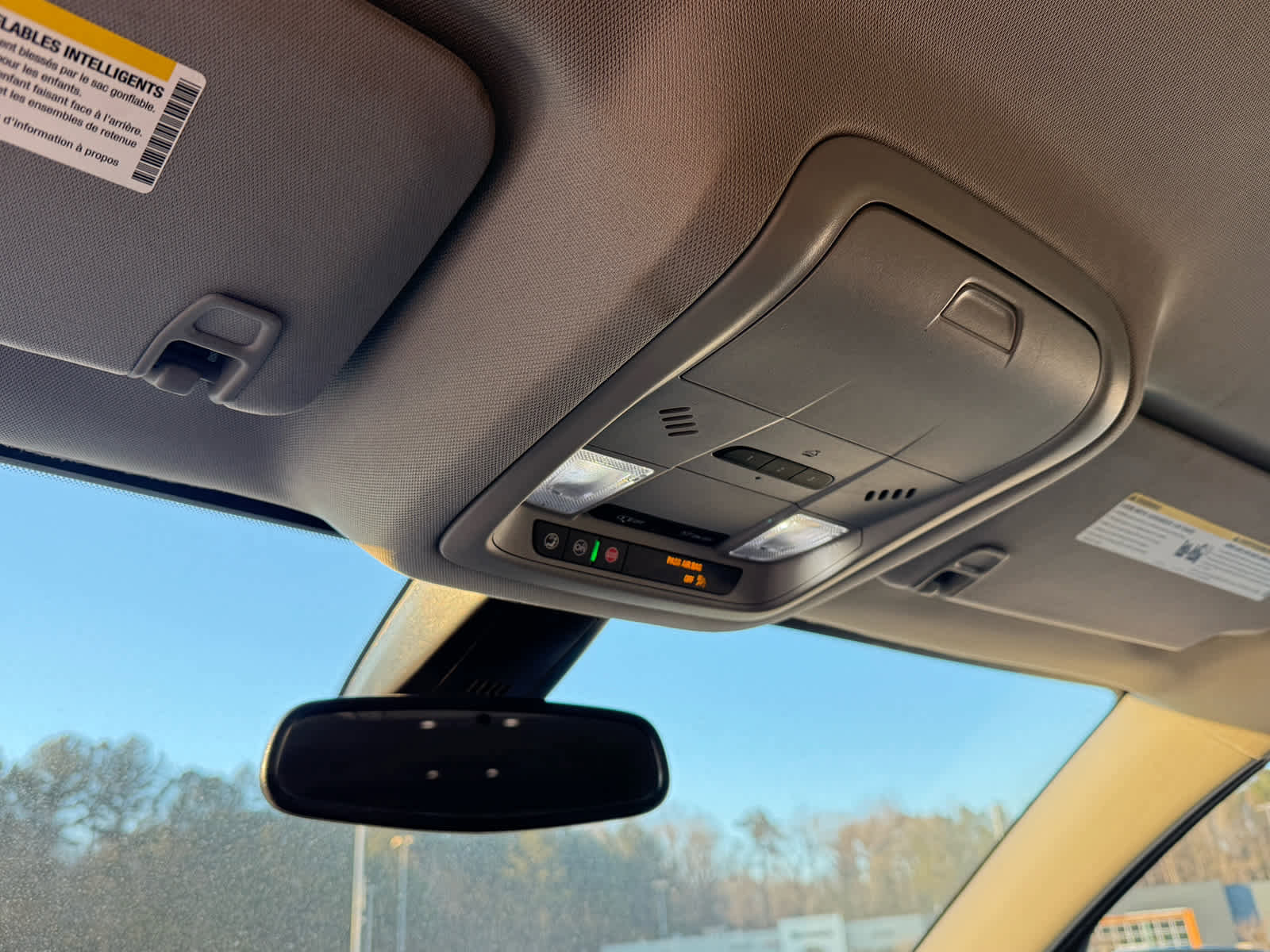 Used 2023 GMC Acadia SLT image 23