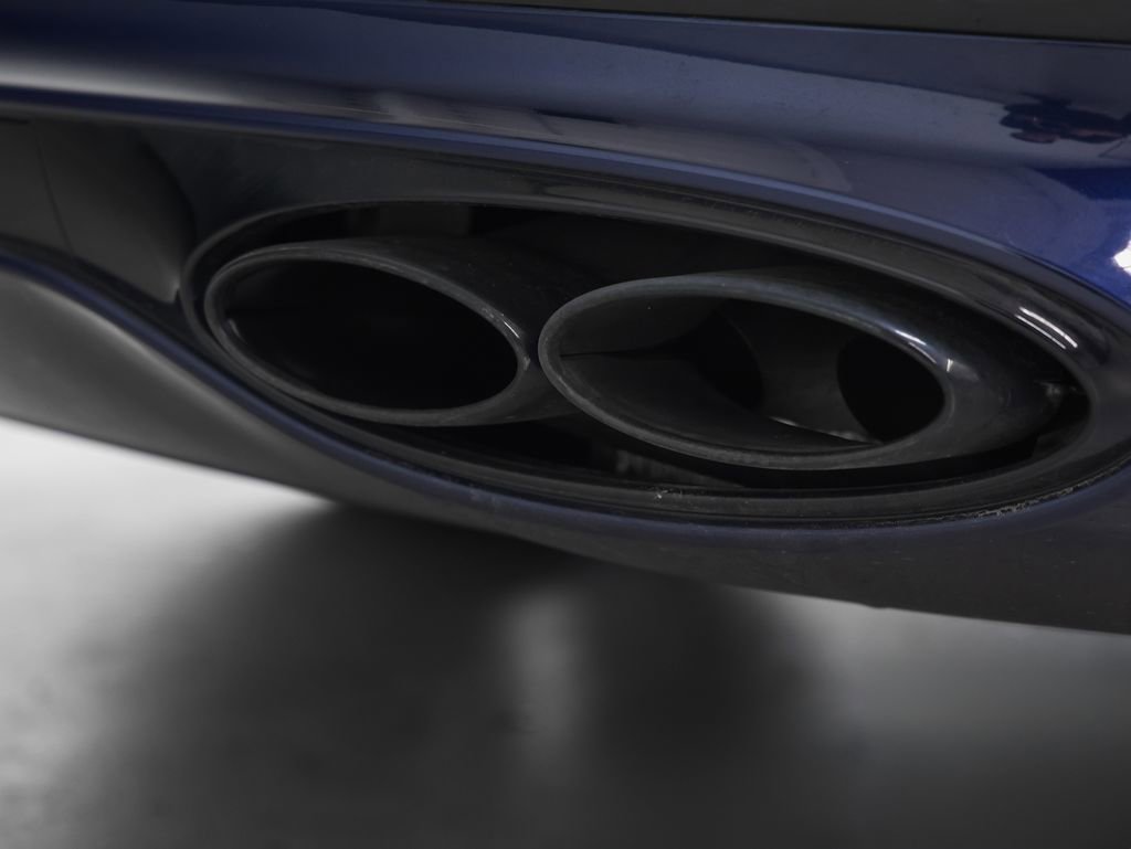 Used 2024 Bentley Continental GT image 33