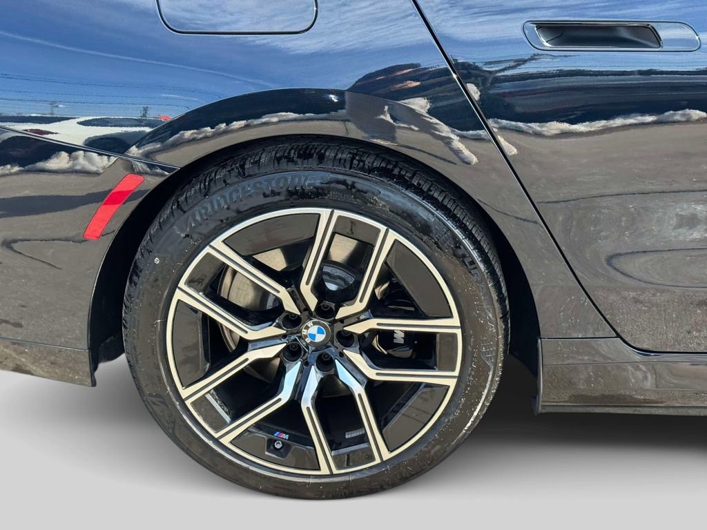 Certified 2025 BMW i7 eDrive50 w/ M Sport Package image 6