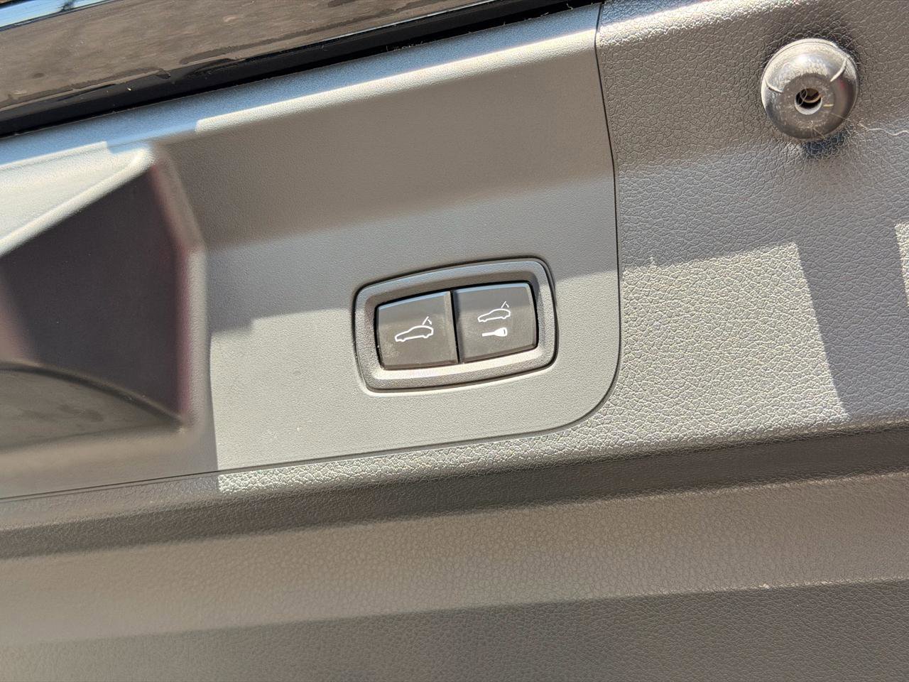 Used 2018 Porsche Panamera 4S image 22
