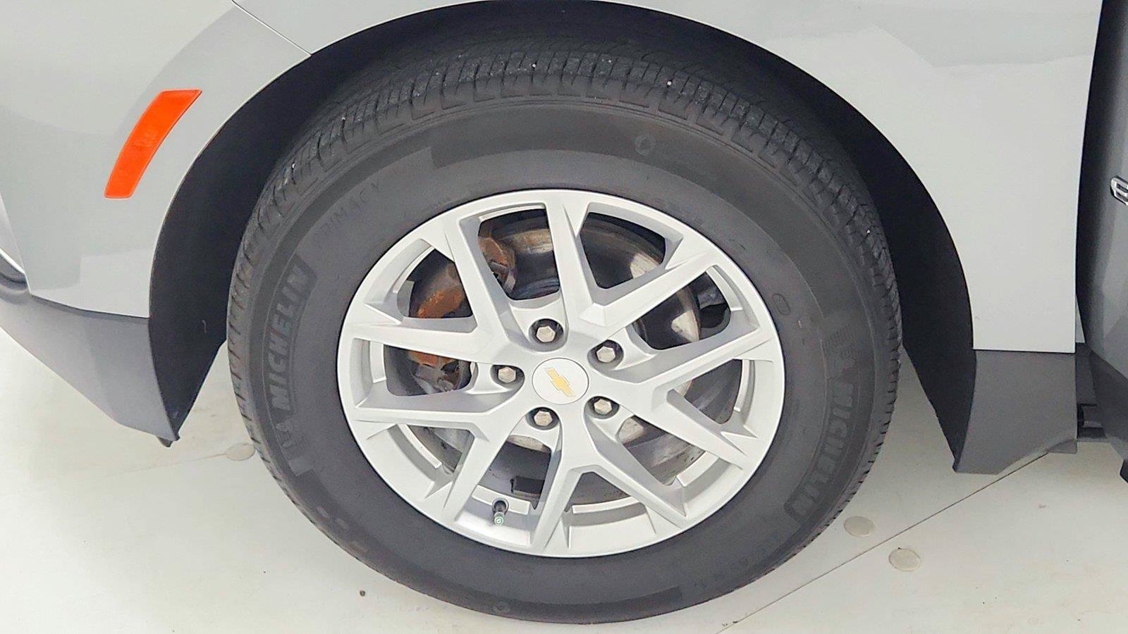Used 2024 Chevrolet Equinox LT FWD image 34