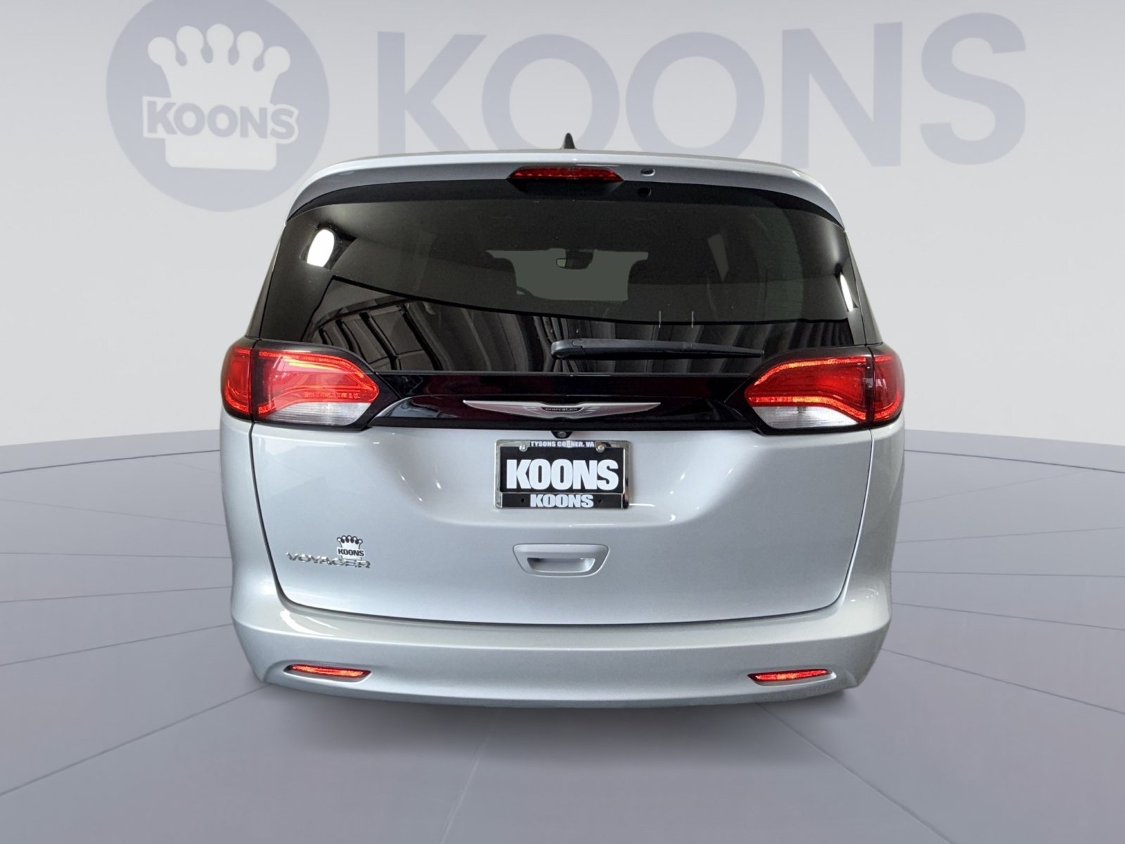 Used 2024 Chrysler Voyager LX FWD image 5