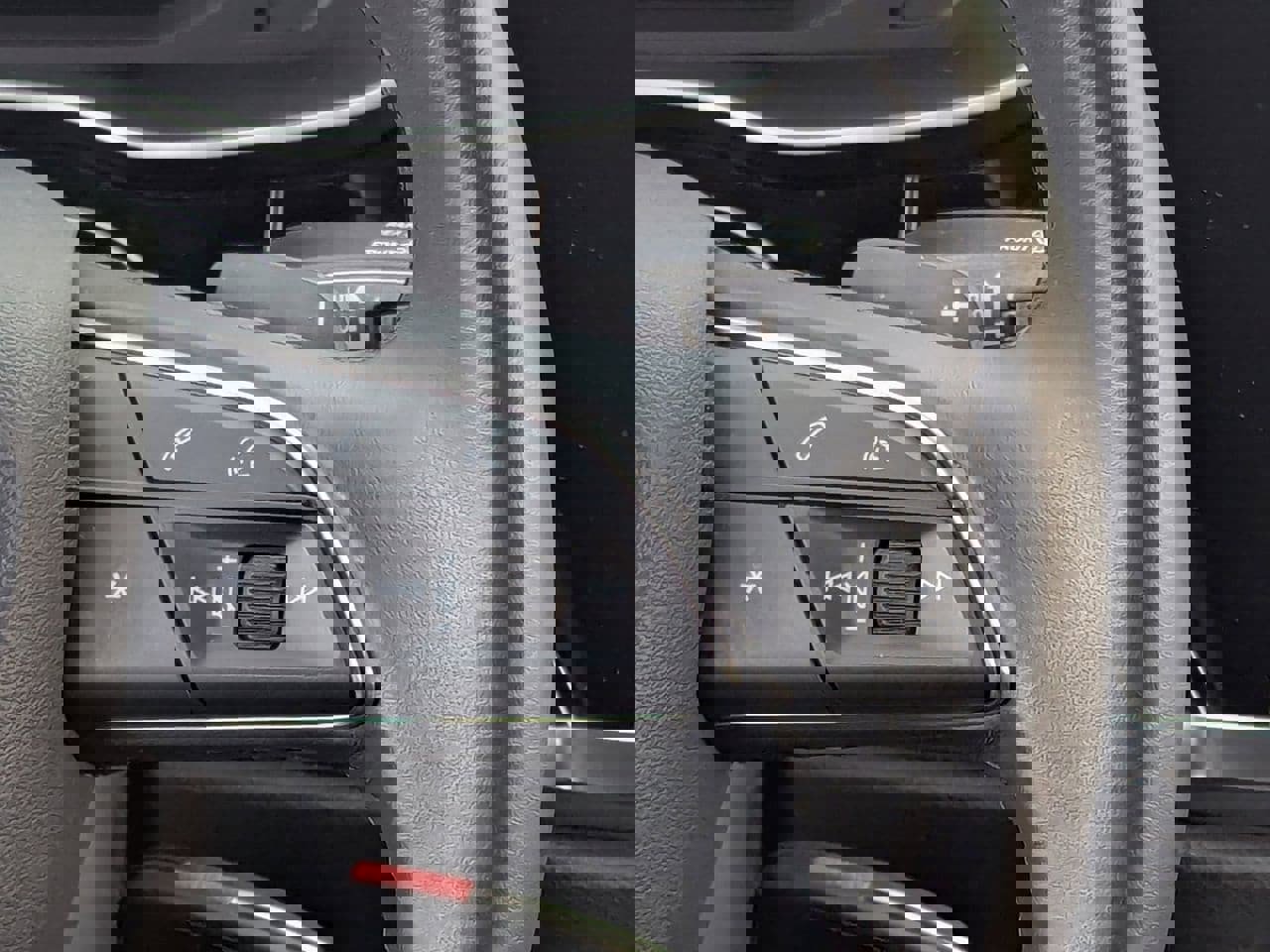 Used 2025 Audi Q3 2.0T Premium image 28