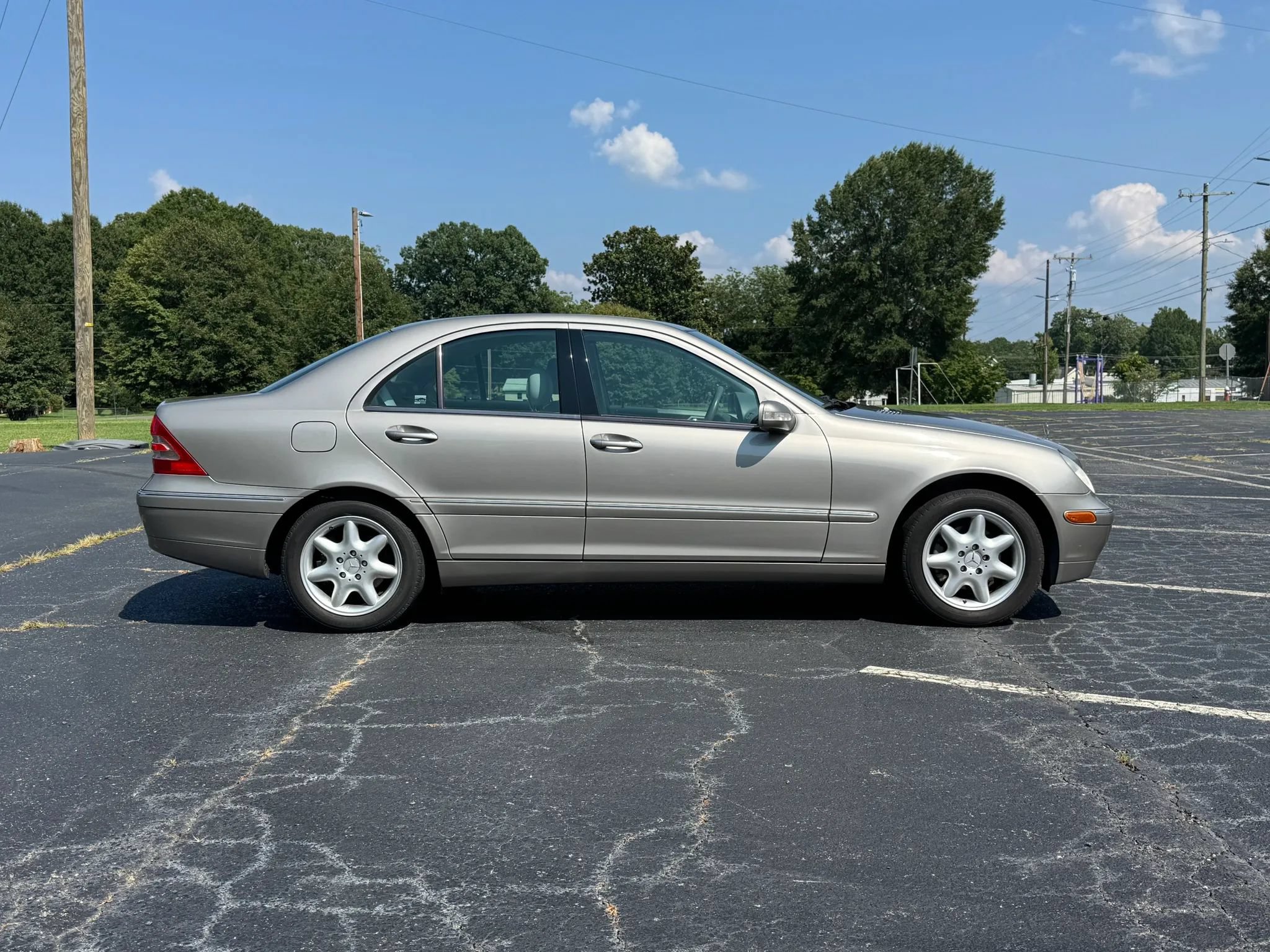 Used 2004 Mercedes-Benz C 240 Sedan image 10